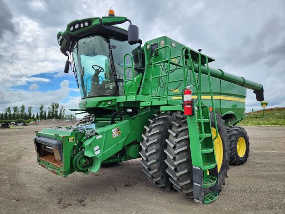 2015 John Deere S680 Combine