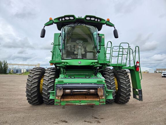 2015 John Deere S680 Combine