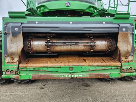 2015 John Deere S680 Combine