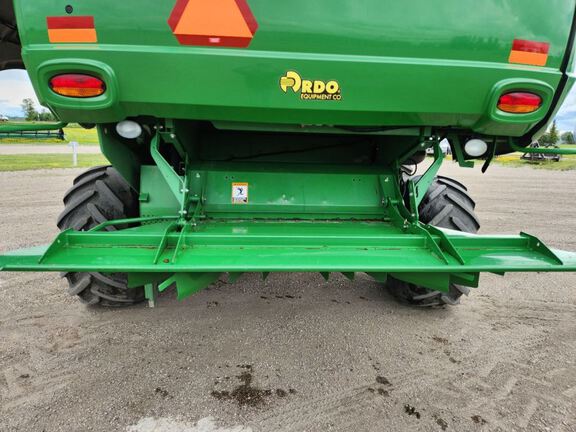 2015 John Deere S680 Combine