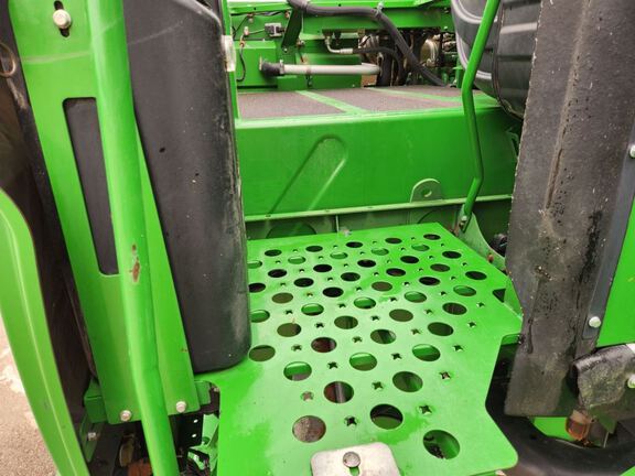 2015 John Deere S680 Combine