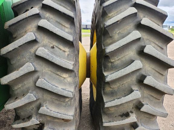 2015 John Deere S680 Combine