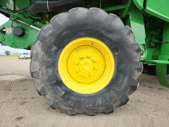 2015 John Deere S680 Combine