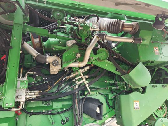 2015 John Deere S680 Combine