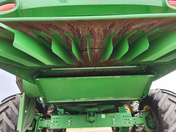 2015 John Deere S680 Combine