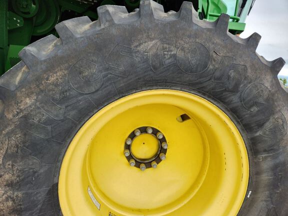 2015 John Deere S680 Combine