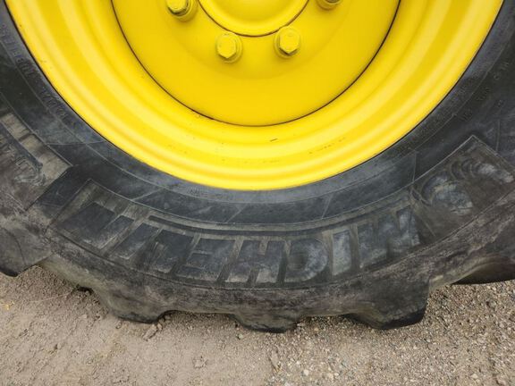 2015 John Deere S680 Combine