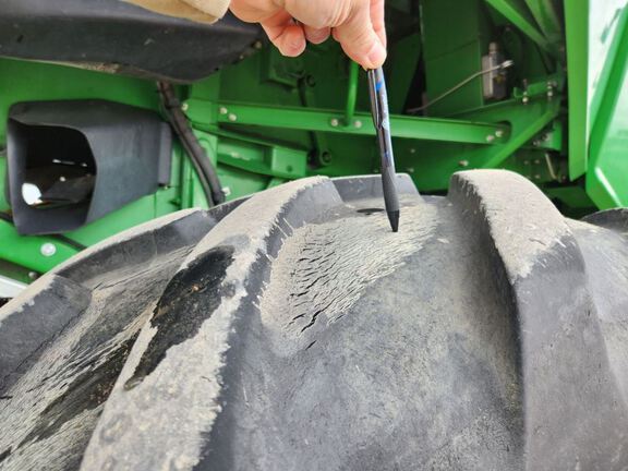 2015 John Deere S680 Combine