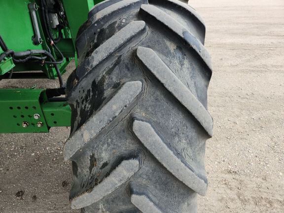 2015 John Deere S680 Combine