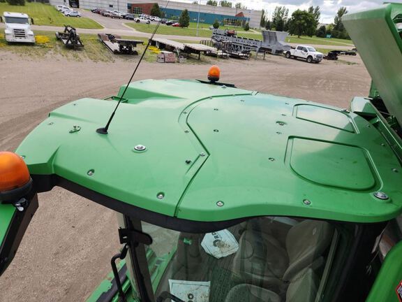 2015 John Deere S680 Combine