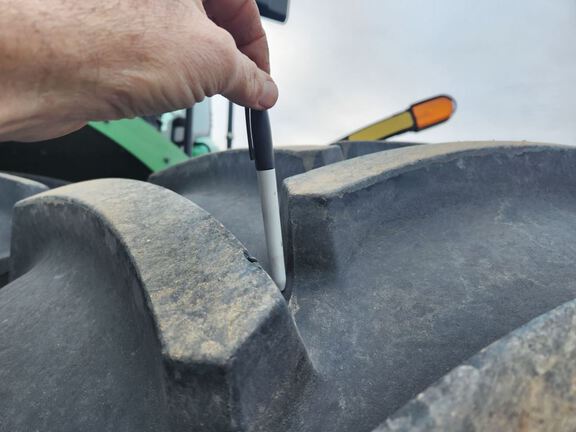 2019 John Deere 9620R Tractor 4WD