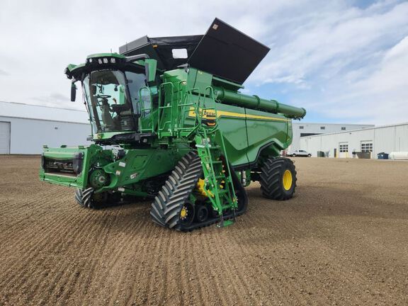 2024 John Deere X9 1100 Combine