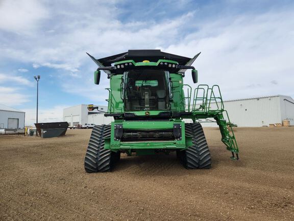 2024 John Deere X9 1100 Combine
