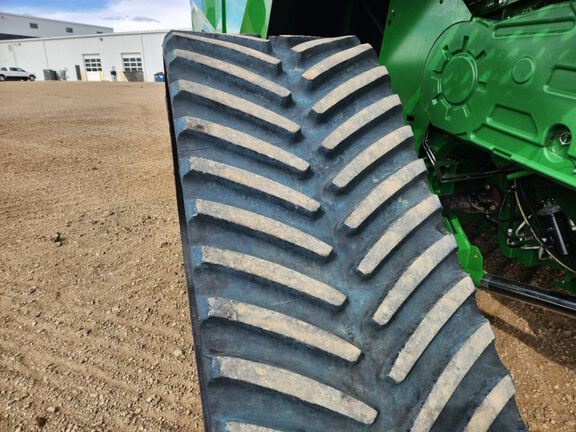 2024 John Deere X9 1100 Combine