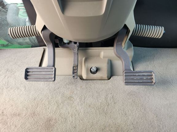 2024 John Deere 9RX 640 Tractor Rubber Track