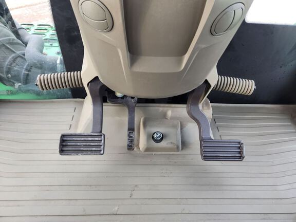 2024 John Deere 9RX 640 Tractor Rubber Track