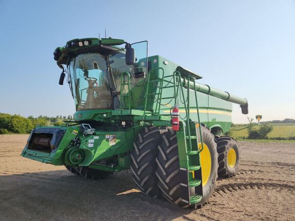 2024 John Deere S780 Combine