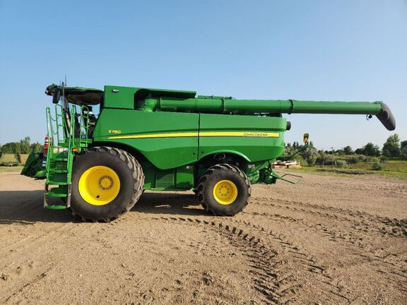 2024 John Deere S780 Combine