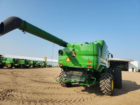 2024 John Deere S780 Combine