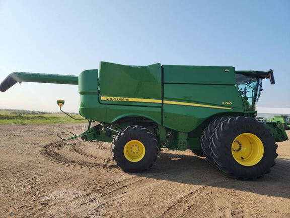 2024 John Deere S780 Combine