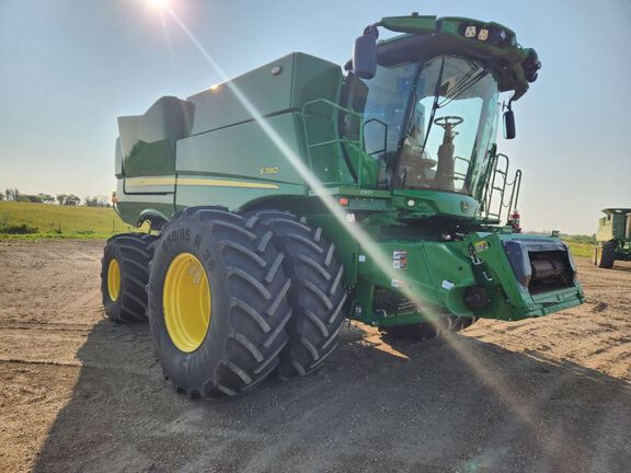 2024 John Deere S780 Combine