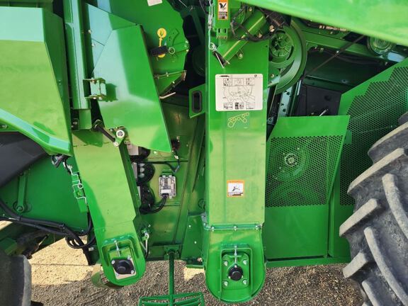 2024 John Deere S780 Combine