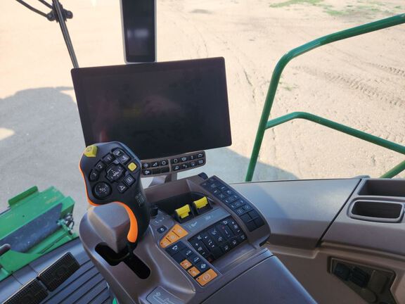 2024 John Deere S780 Combine