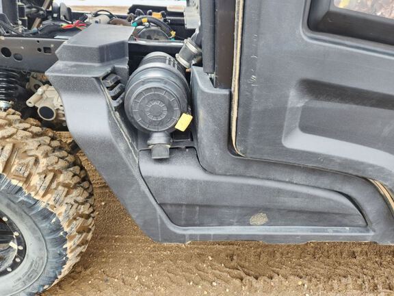 2023 John Deere XUV835R ATV