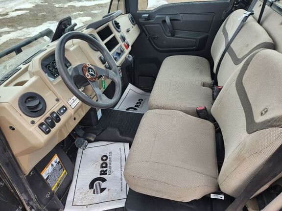 2023 John Deere XUV835R ATV