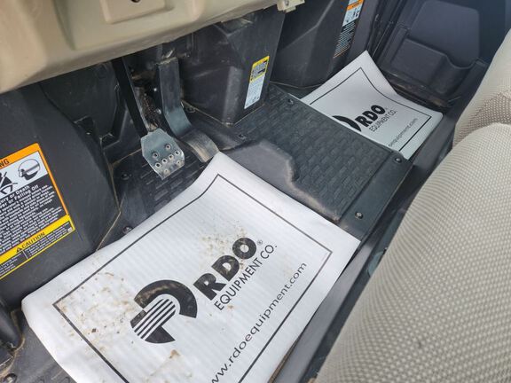 2023 John Deere XUV835R ATV