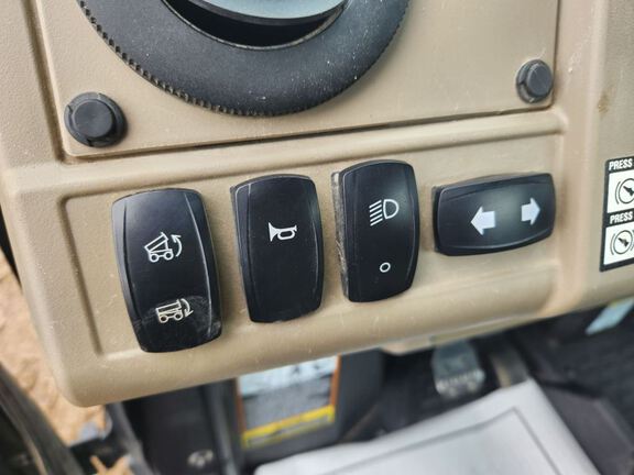 2023 John Deere XUV835R ATV