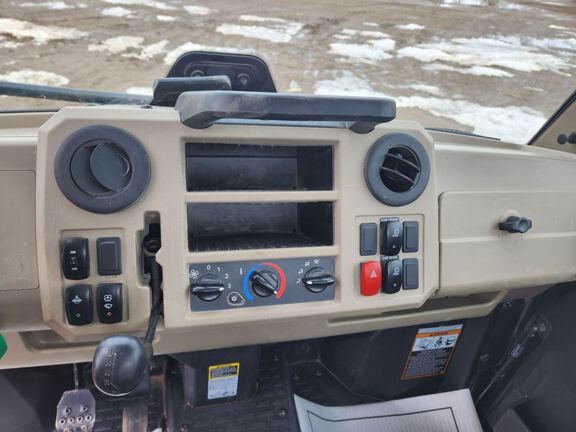 2023 John Deere XUV835R ATV