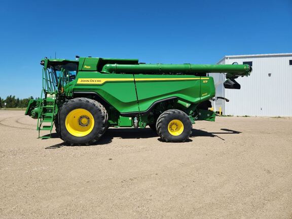 2023 John Deere X9 1000 Combine