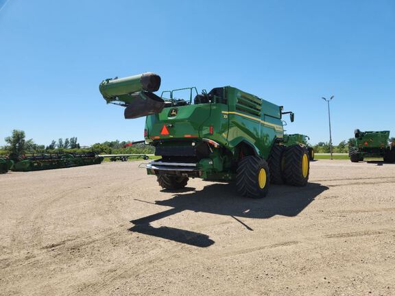 2023 John Deere X9 1000 Combine