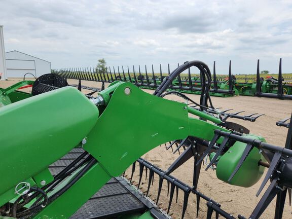 2025 John Deere RD45F Header Combine