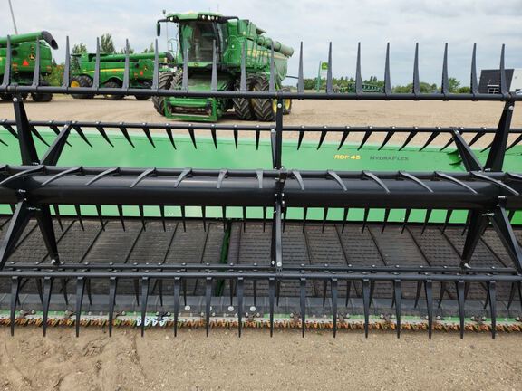 2025 John Deere RD45F Header Combine