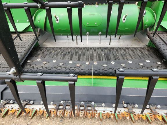 2025 John Deere RD45F Header Combine