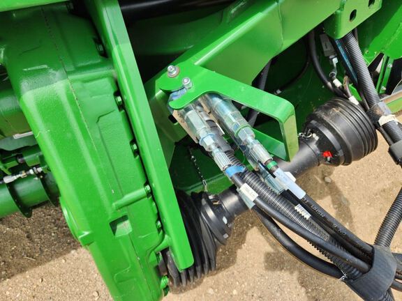 2025 John Deere RD45F Header Combine