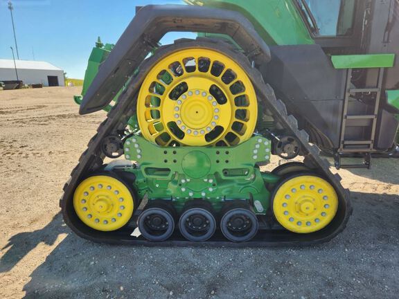 2025 John Deere 8RX 410 Tractor Rubber Track
