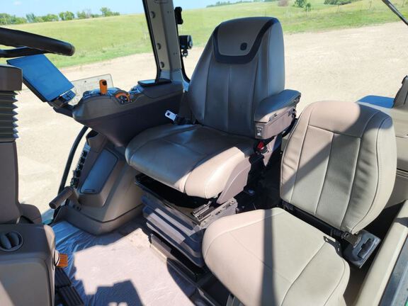 2025 John Deere 8RX 410 Tractor Rubber Track