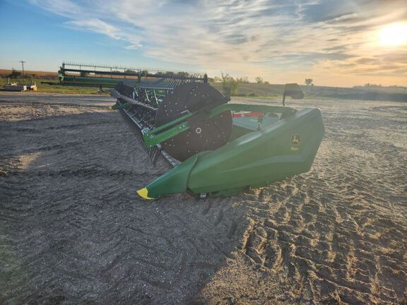 2023 John Deere HD40F Header Combine