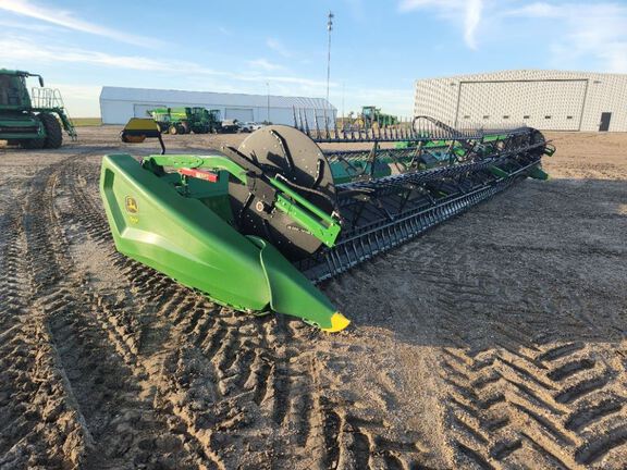 2023 John Deere HD40F Header Combine