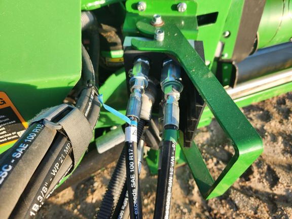 2023 John Deere HD40F Header Combine