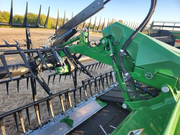 2023 John Deere HD40F Header Combine