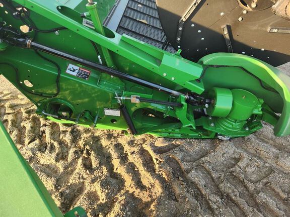 2023 John Deere HD40F Header Combine