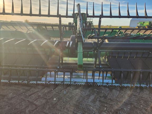 2023 John Deere HD40F Header Combine