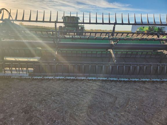 2023 John Deere HD40F Header Combine