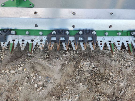 2023 John Deere HD40F Header Combine