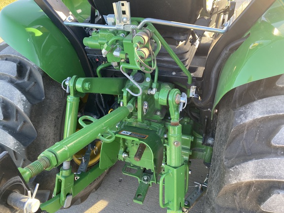 2016 John Deere 3046R Tractor Compact