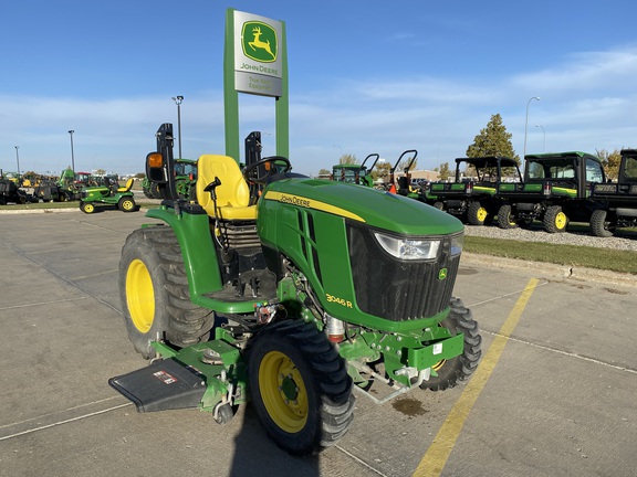 2016 John Deere 3046R Tractor Compact